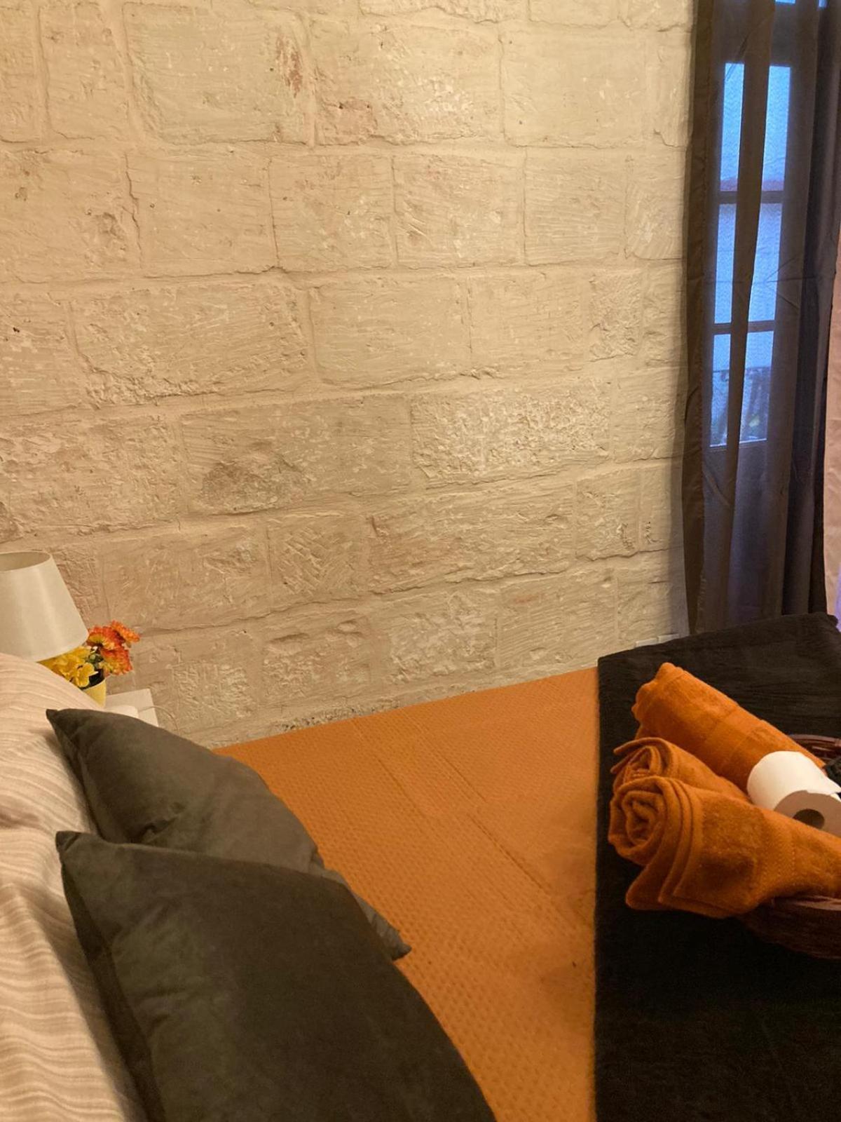 Apartament Charming Central Townhouse In Sliema Steps From Promenade And Sliema Ferry Zewnętrze zdjęcie