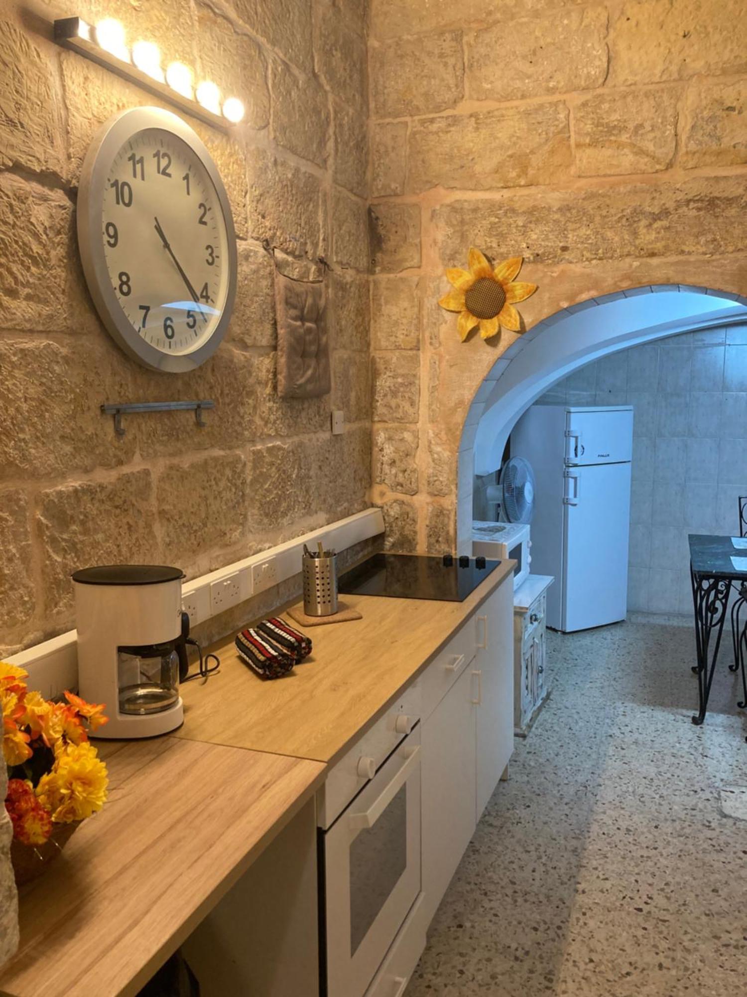 Apartament Charming Central Townhouse In Sliema Steps From Promenade And Sliema Ferry Zewnętrze zdjęcie