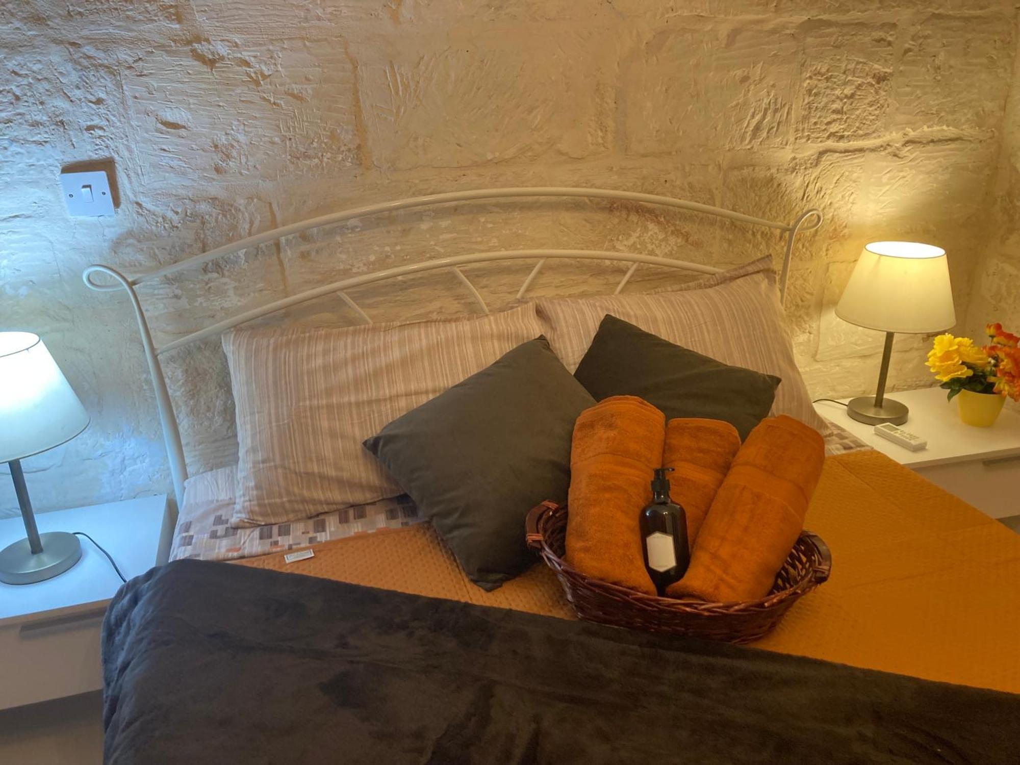 Apartament Charming Central Townhouse In Sliema Steps From Promenade And Sliema Ferry Zewnętrze zdjęcie